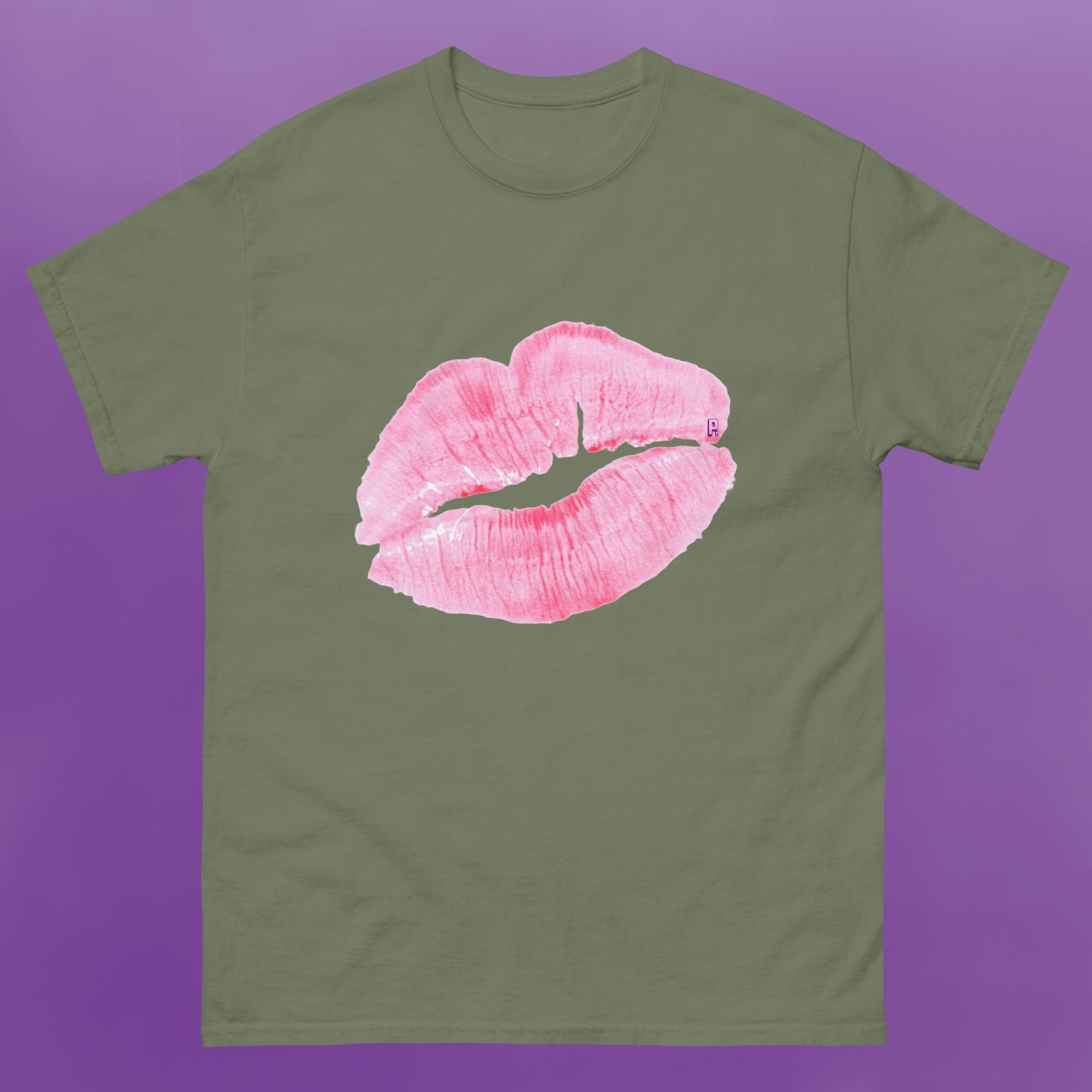 'Lipstick Kiss' Boyfriend T-shirt