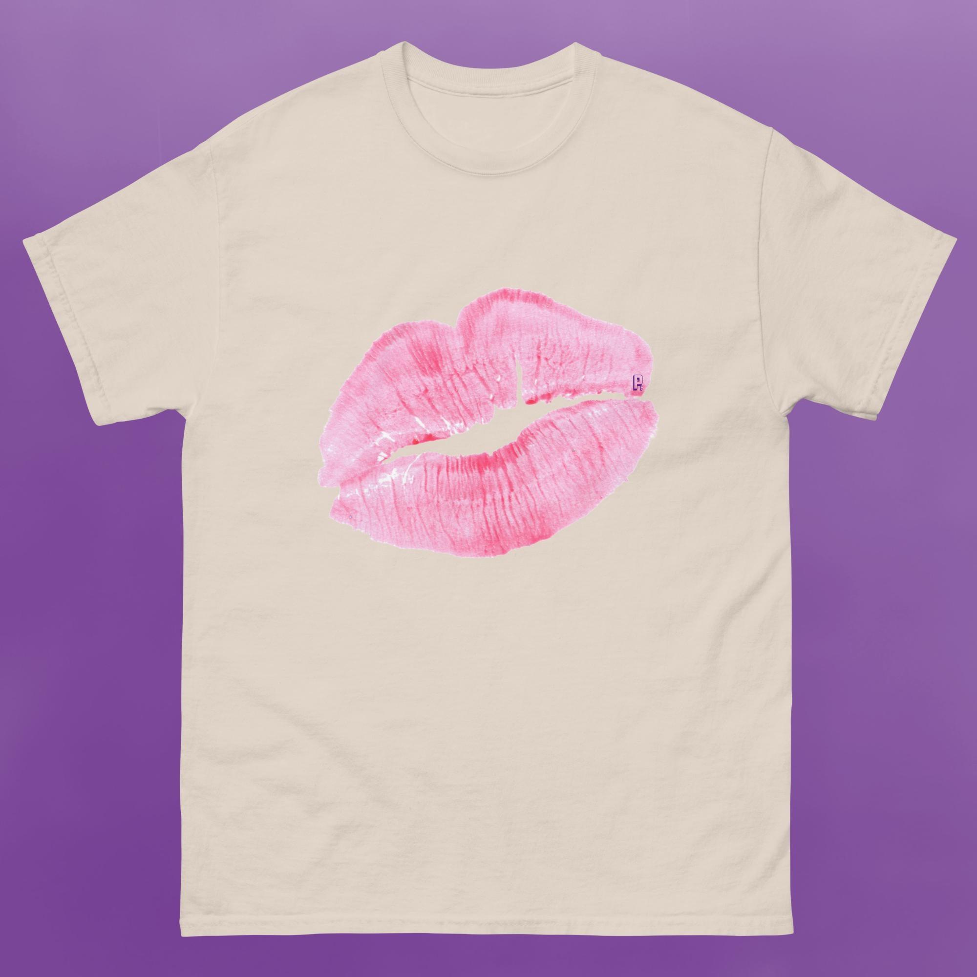 'Lipstick Kiss' Boyfriend T-shirt