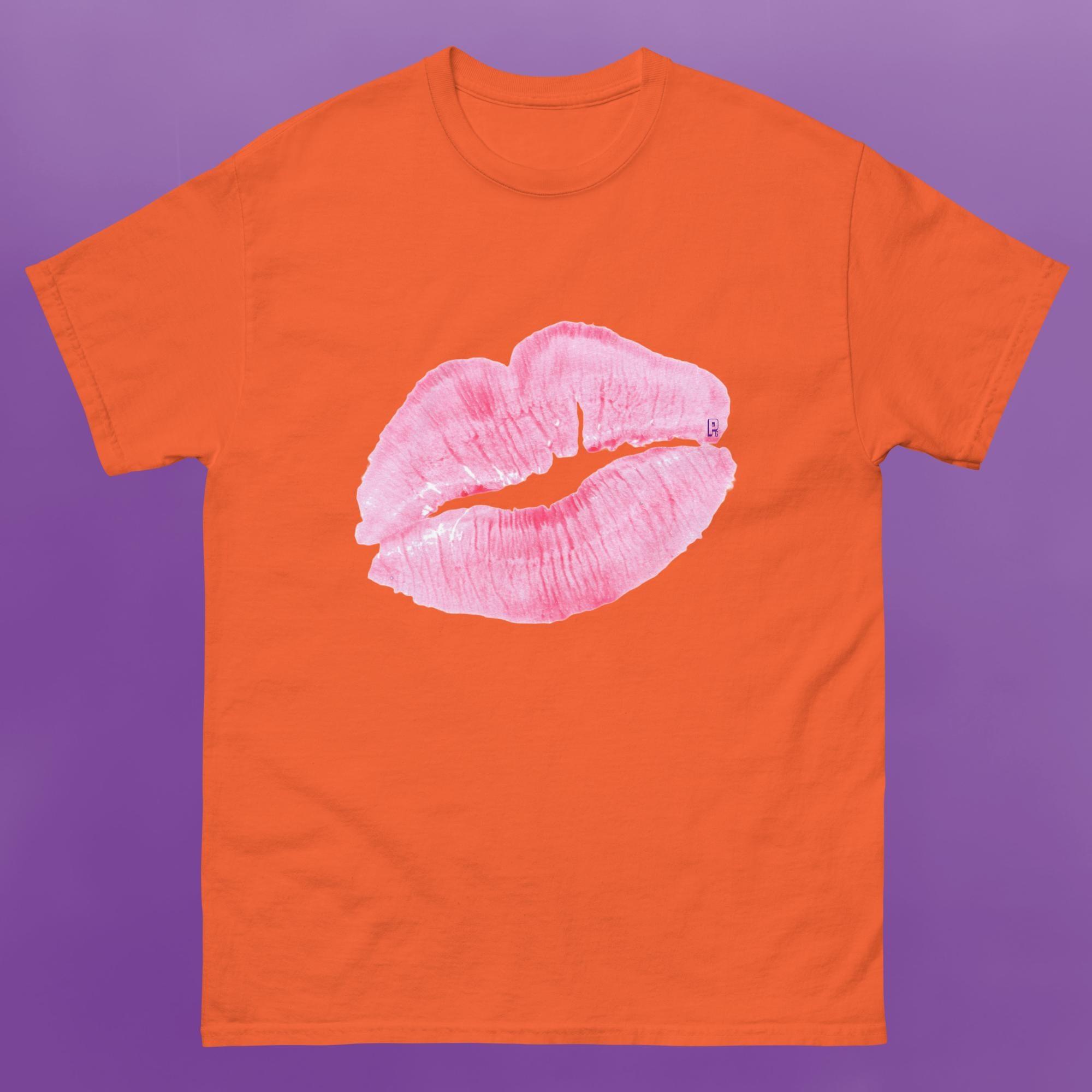 'Lipstick Kiss' Boyfriend T-shirt