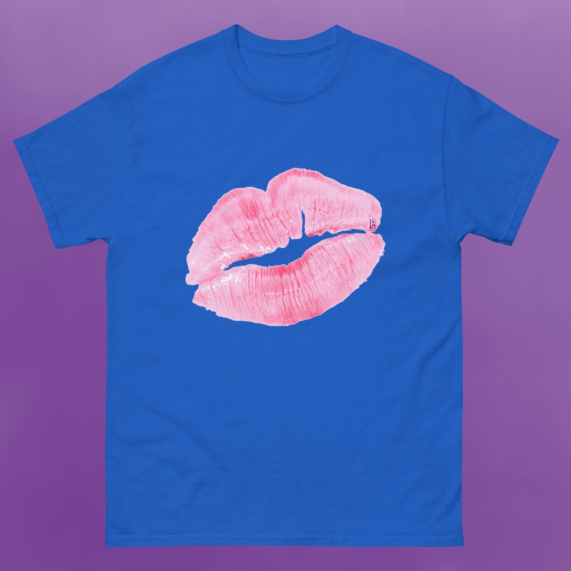 'Lipstick Kiss' Boyfriend T-shirt