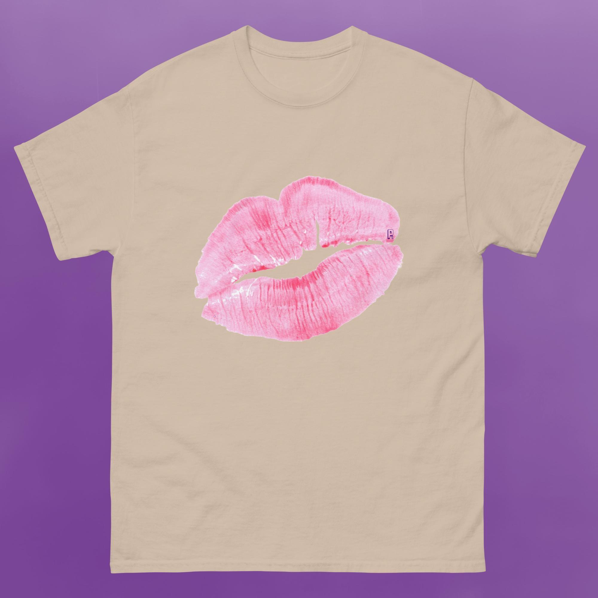 'Lipstick Kiss' Boyfriend T-shirt